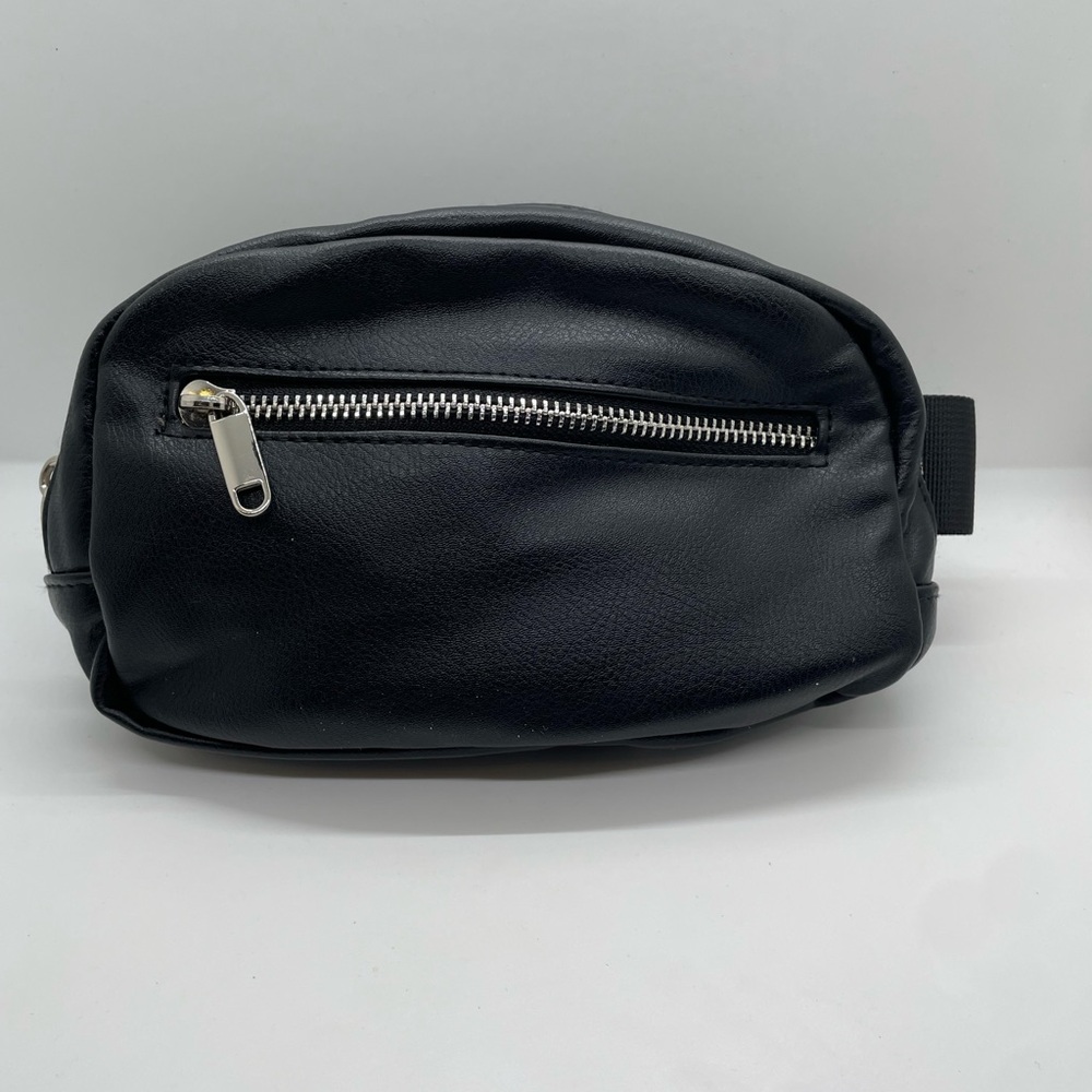 Woman’s crossbody/sling bag